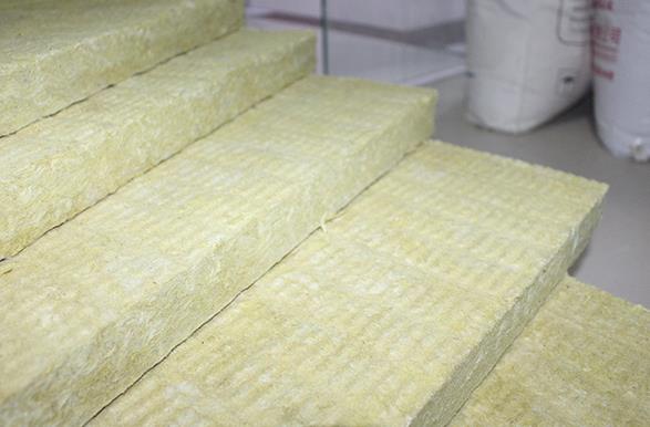 洛阳岩棉板和砂浆纸复合洛阳岩棉板有什么不同