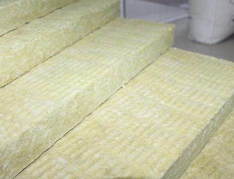 洛阳岩棉板夏季如何施工？